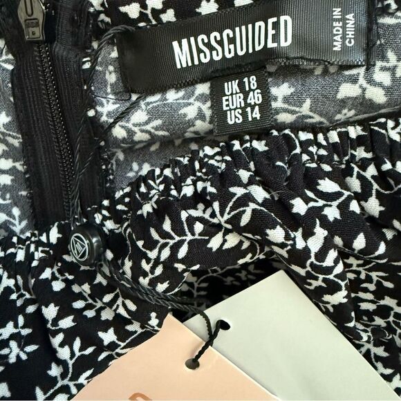 Missguided Floral Ruched Bust Skater Dress Puff Sleeve Plus Size 14 Black White - Picture 5 of 10